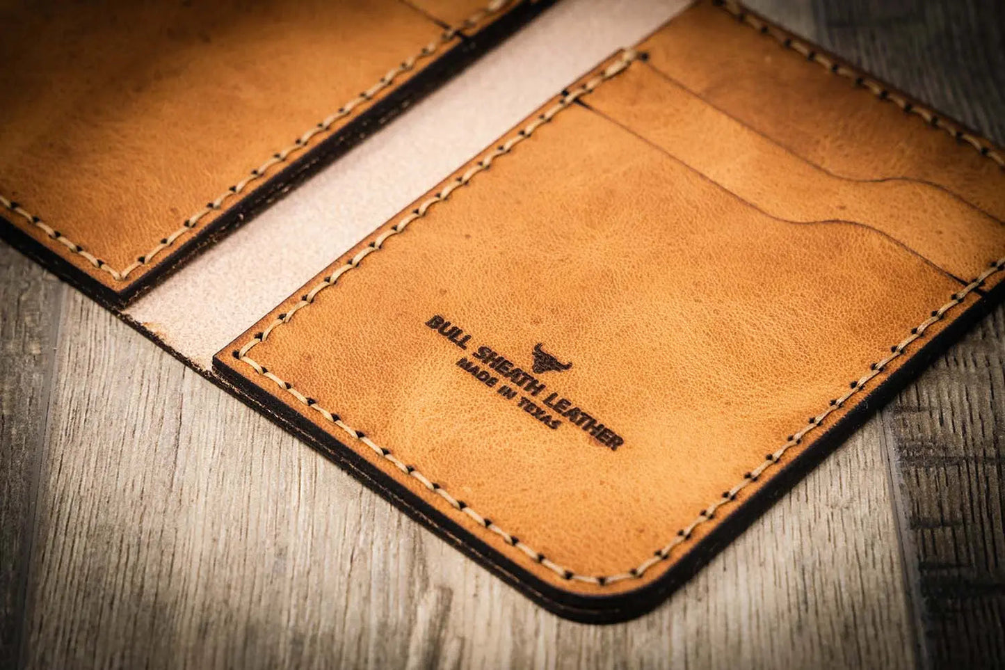 Western Vertical Wallet - Saddle Tan