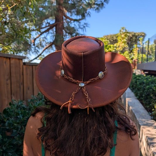 Rancher’s Brown Leather Cowboy Hat – Wide Brim, Braided Hatband